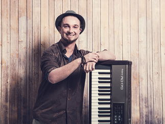 Promo Albert Louis Pianist London