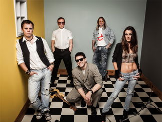 Promo Alive and Kicking 80