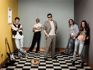 Promo Alive and Kicking 80