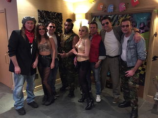 Promo Alive and Kicking 80