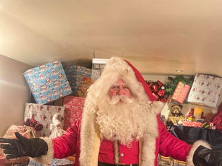 Promo Yuletide Santas Christmas Entertainer London