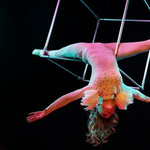 Promo Aerialist Katriana  Bedfordshire