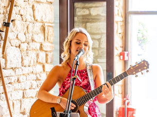 Promo Daisy Taylor Singer Guitarist Manchester