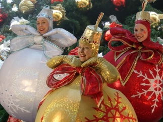 Promo Christmas Baubles Mix and Mingle Christmas Entertainers East Sussex