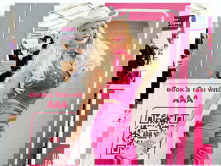 Promo Margot Robbie Barbie and Harley Quinn Lookalike Margot Robbie / Barbie / Harley Quinn Lookalike Norfolk