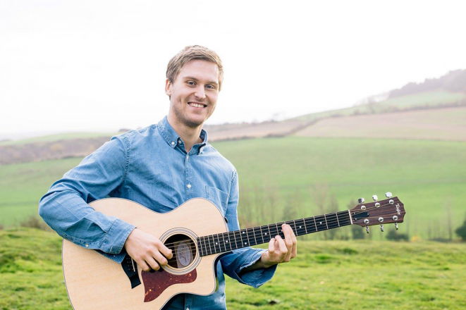 Promo Benjamin Classical Guitarist Hampshire