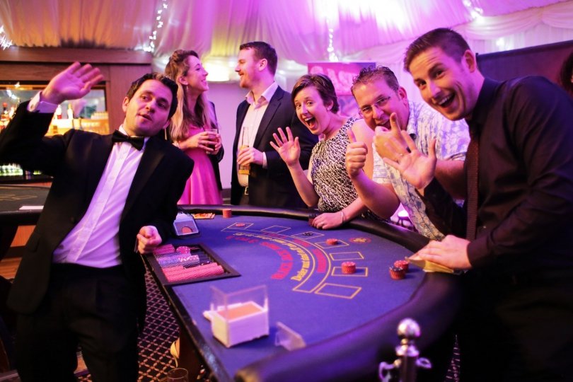 artists similar to Vegas Casino Fun