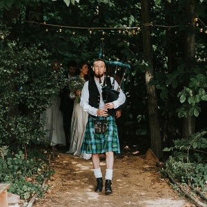 Promo Britains South East Bagpiper  London