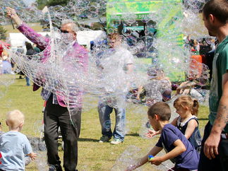 Promo The Amazing Bubble Show Childrens Entertainer Northamptonshire
