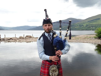 Promo Real Scottish Bagpiper Piper London