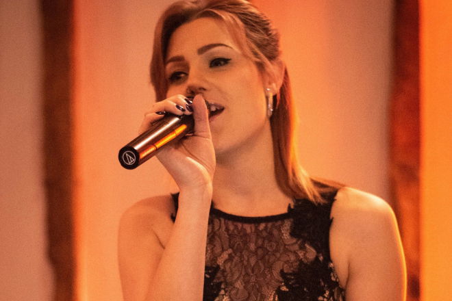 Promo Cara Beth Wedding Singer Hertfordshire