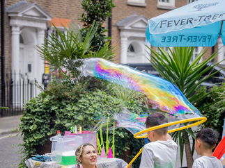 Promo Bubbletastic Bubbleologist Mix and Mingle Entertainer London