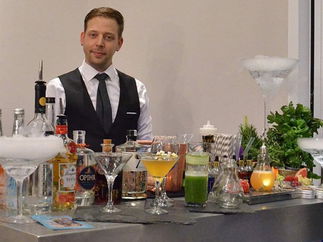 Promo Chemistry and Cocktails Mobile Bar London