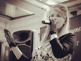 Promo Vintage Lianna Vintage 50s/60s Singer West Sussex