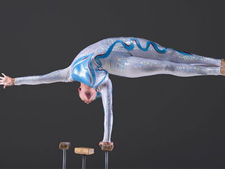 Promo Christmas Acrobat Duo Christmas hand-balancing duet London