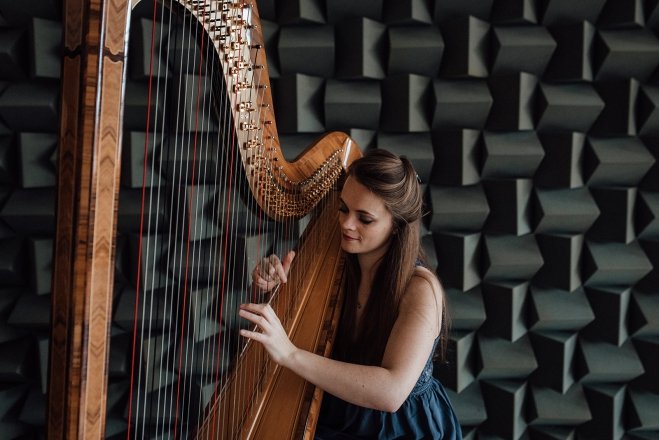Promo Estelle Harpist Harpist Derbyshire