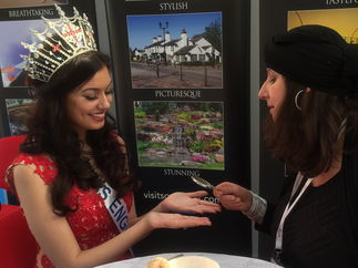 Promo Fun Fortune Teller Street Performer London