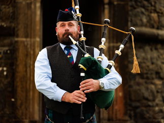 Promo Highland Bagpiper Piper Highland