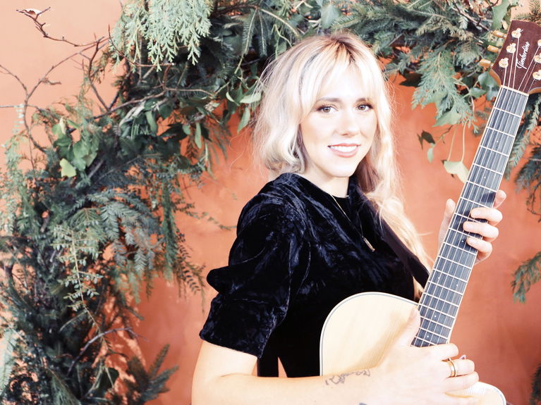 artists similar to Cydney Smith