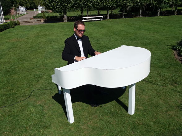 Promo Dorel Oprea Pianist Hampshire