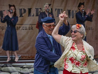 Promo Festive Follies Vintage Christmas Trio London