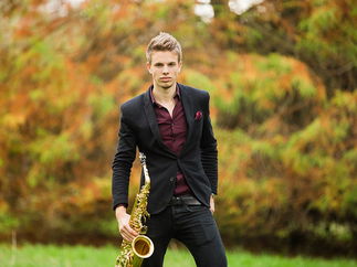 Promo Dan Plays Sax Saxophonist London