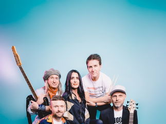 Promo Alive and Kicking 80