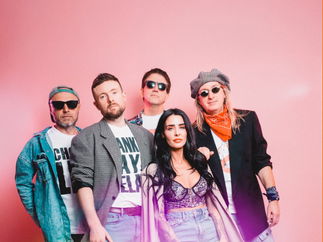 Promo Alive and Kicking 80