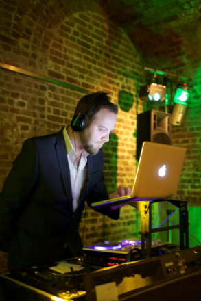 DJ Markus Wedding DJ Knaphill Surrey Alive Network dj-markus-wedding-dj-knaphill-surrey-alive-network