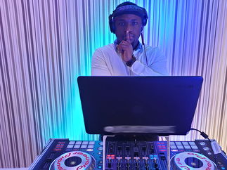 Promo DJ Minute Wedding DJ Essex