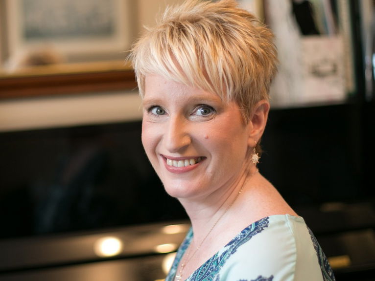 artists similar to Stunning Soprano