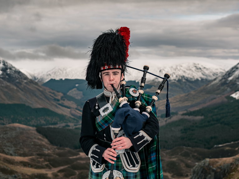 artists similar to Real Scottish Bagpiper