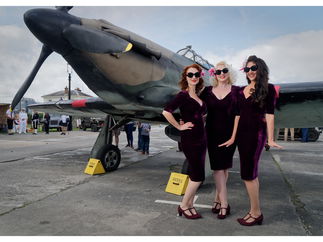 Promo Festive Follies Vintage Christmas Trio London