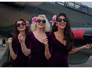 Promo Festive Follies Vintage Christmas Trio London