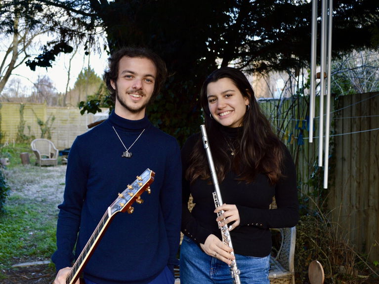 artists similar to Mandara