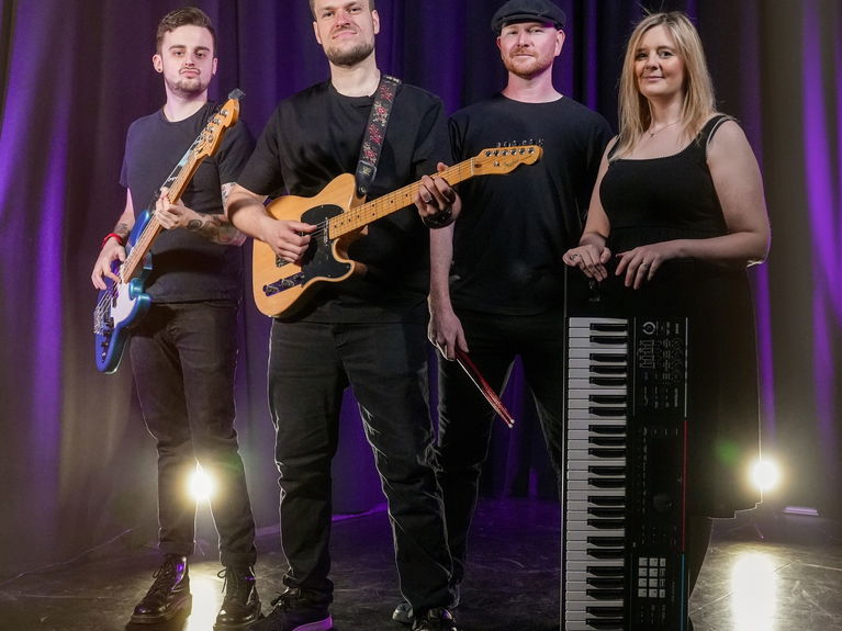 artists similar to Sunset Drive