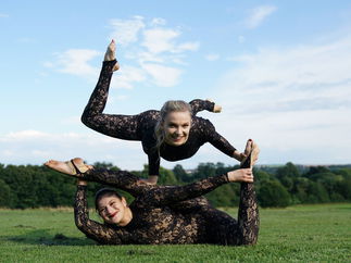 Promo Acrobatic Duo Contortionist Bristol