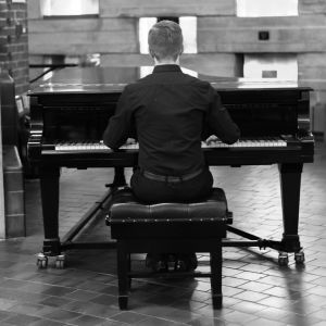 Promo Paul The Piano Player  West Sussex