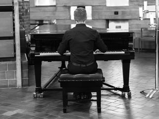 Promo Paul The Piano Player Pianist West Sussex