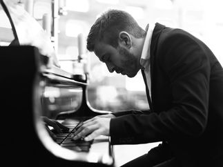 Promo Paul The Piano Player Pianist West Sussex