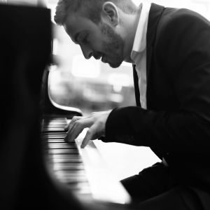 Promo Paul The Piano Player  West Sussex