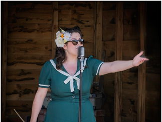 Promo Lily Belle Solo Singer With Tracks Bedfordshire