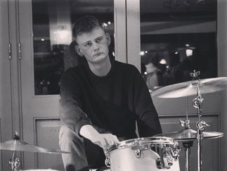 Promo New Light Rock and Pop Trio Essex