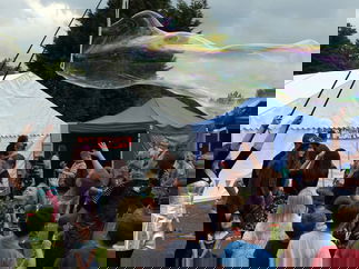 Promo Bubbleologist Street Performer Leicestershire