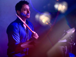 Promo DJ Live and Ibiza Percussion Experience Party DJ Bedfordshire