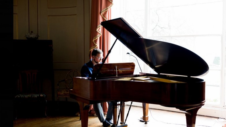 Promo Finn McCool Pianist North Yorkshire