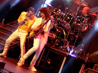 Promo (Queen) We Will Rock You Queen Tribute Band Staffordshire