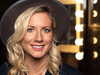 Promo Florence Smith Singer / Guitarist / Pianist / Ukelele London