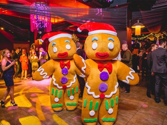 Promo Gingerbread Characters Christmas Entertainer Kent