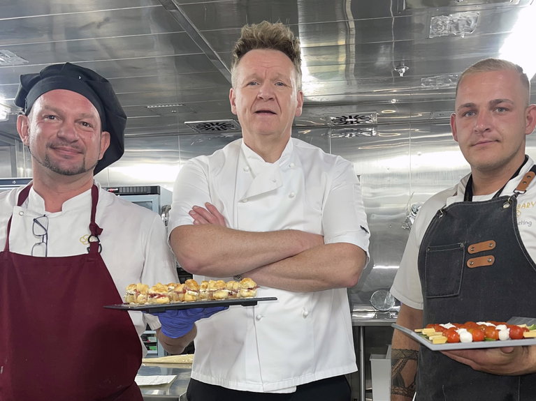 artists similar to Gordon Ramsay Lookalike